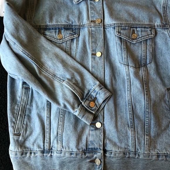 Oversized Denim Jacket - Picture 3 of 4